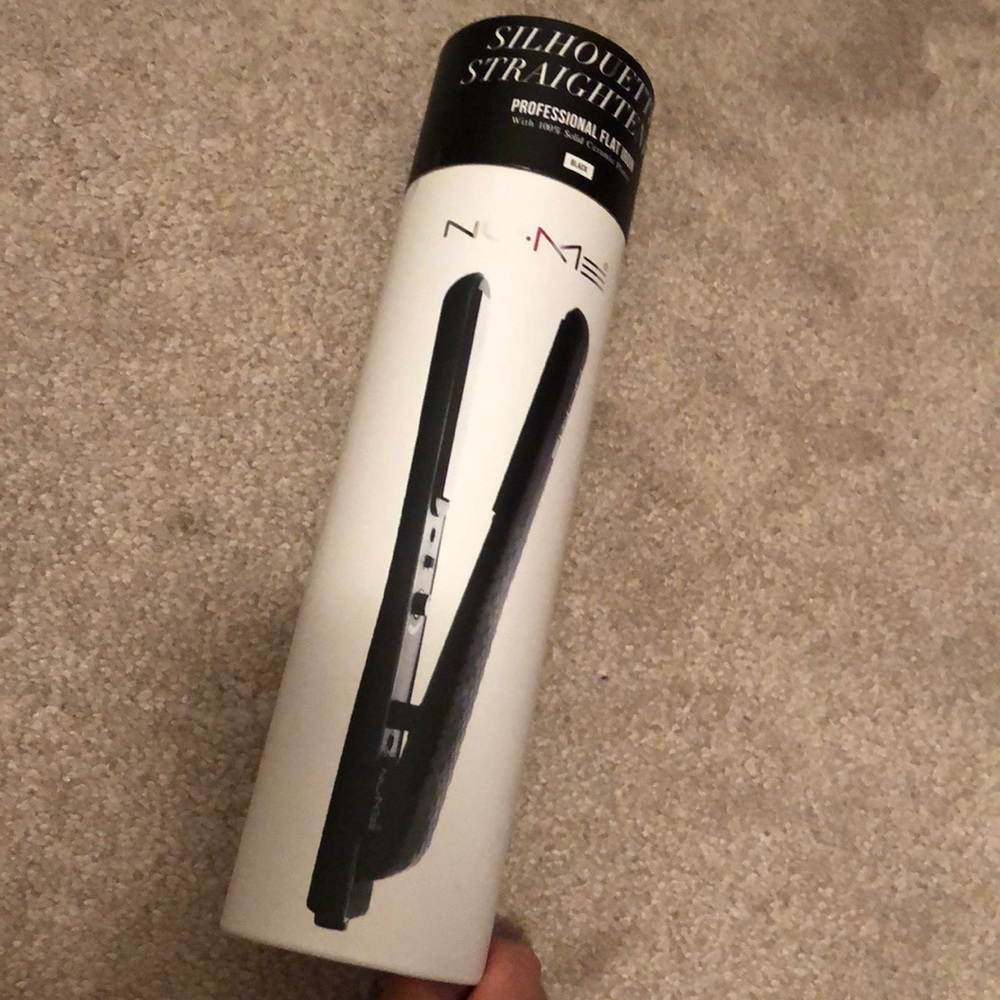 Nume Silhouette Straigthener